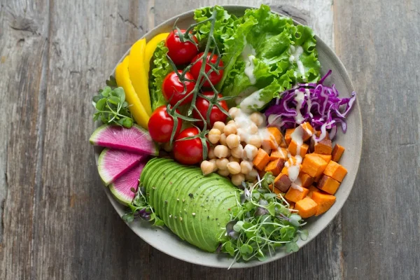 Guide alimentaire pour la goutte - salade colorée